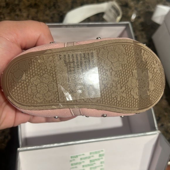 Brand new baby girl Stuart weitzman shoes size 4 - Picture 4 of 4